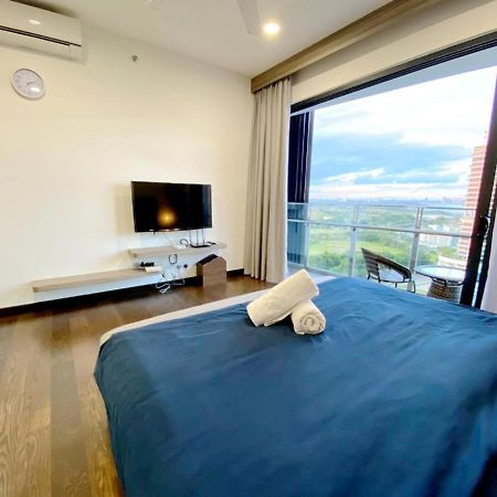 Almas Suites Puteri Harbour Nusajaya  Esterno foto