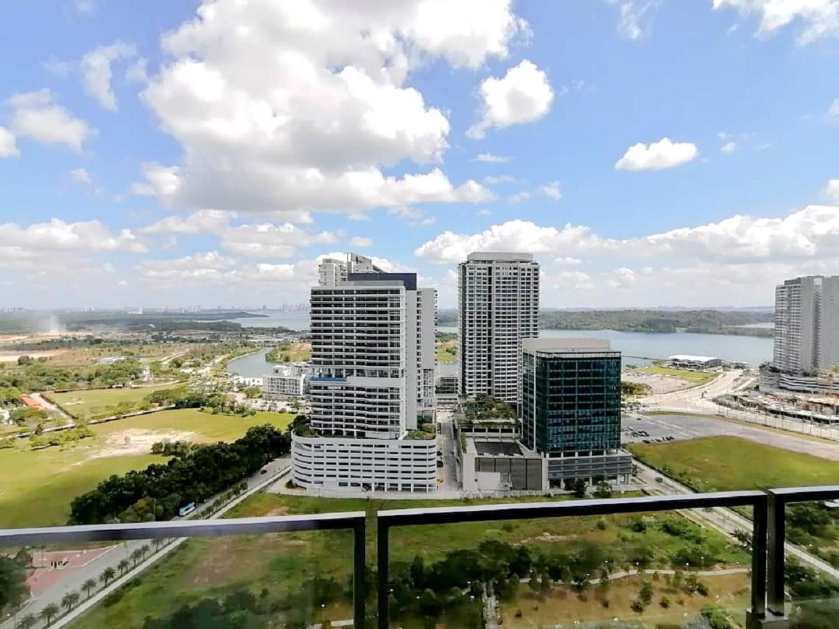 Almas Suites Puteri Harbour Nusajaya  Esterno foto