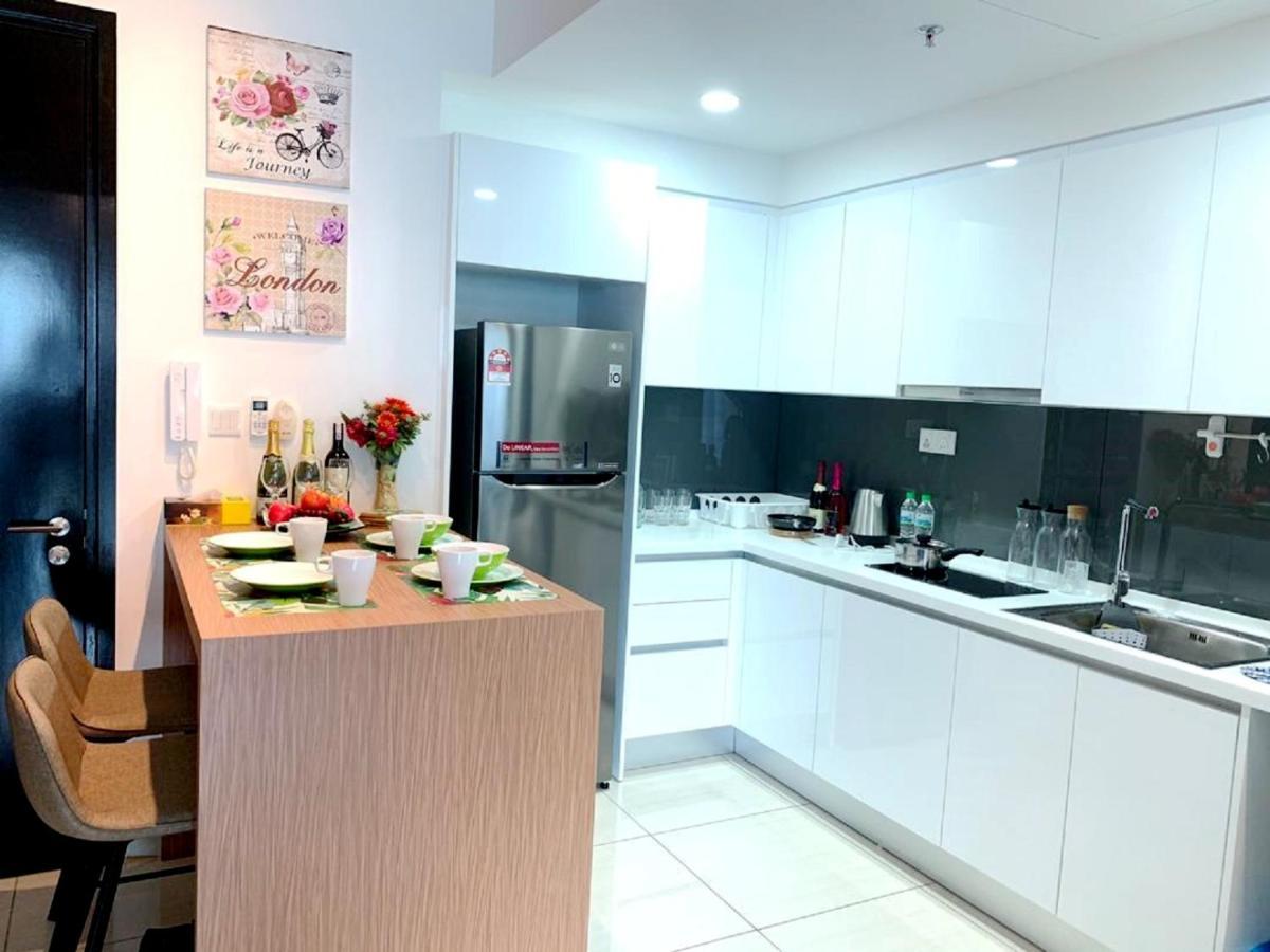 Almas Suites Puteri Harbour Nusajaya  Esterno foto