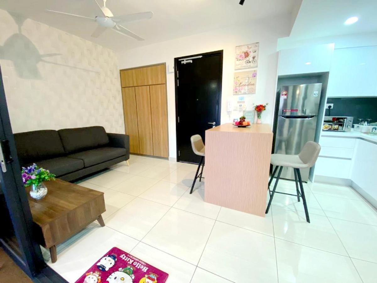 Almas Suites Puteri Harbour Nusajaya  Esterno foto