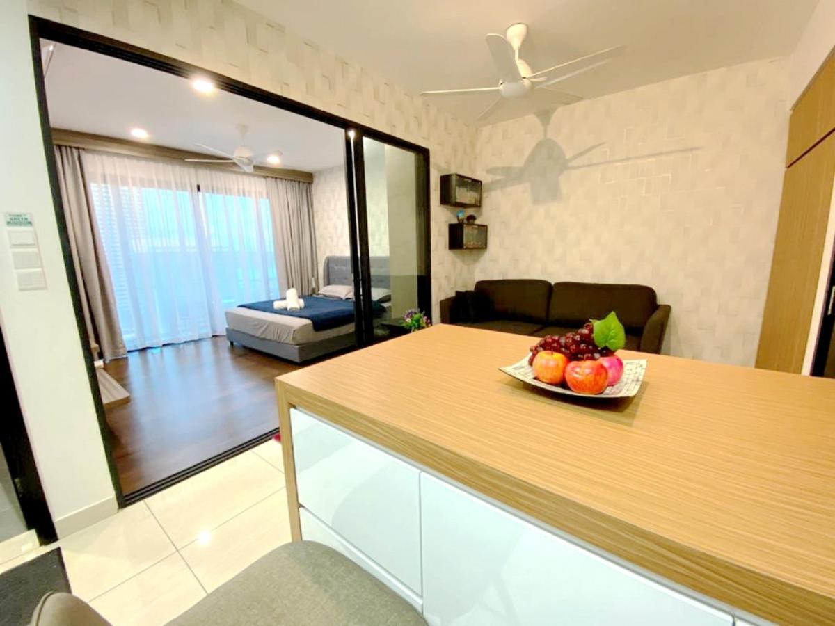 Almas Suites Puteri Harbour Nusajaya  Esterno foto