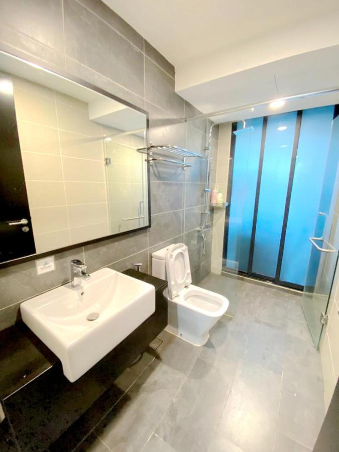 Almas Suites Puteri Harbour Nusajaya  Esterno foto