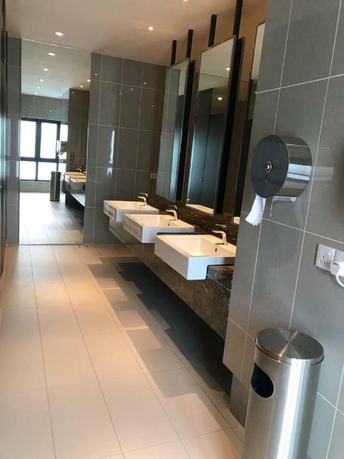 Almas Suites Puteri Harbour Nusajaya  Esterno foto