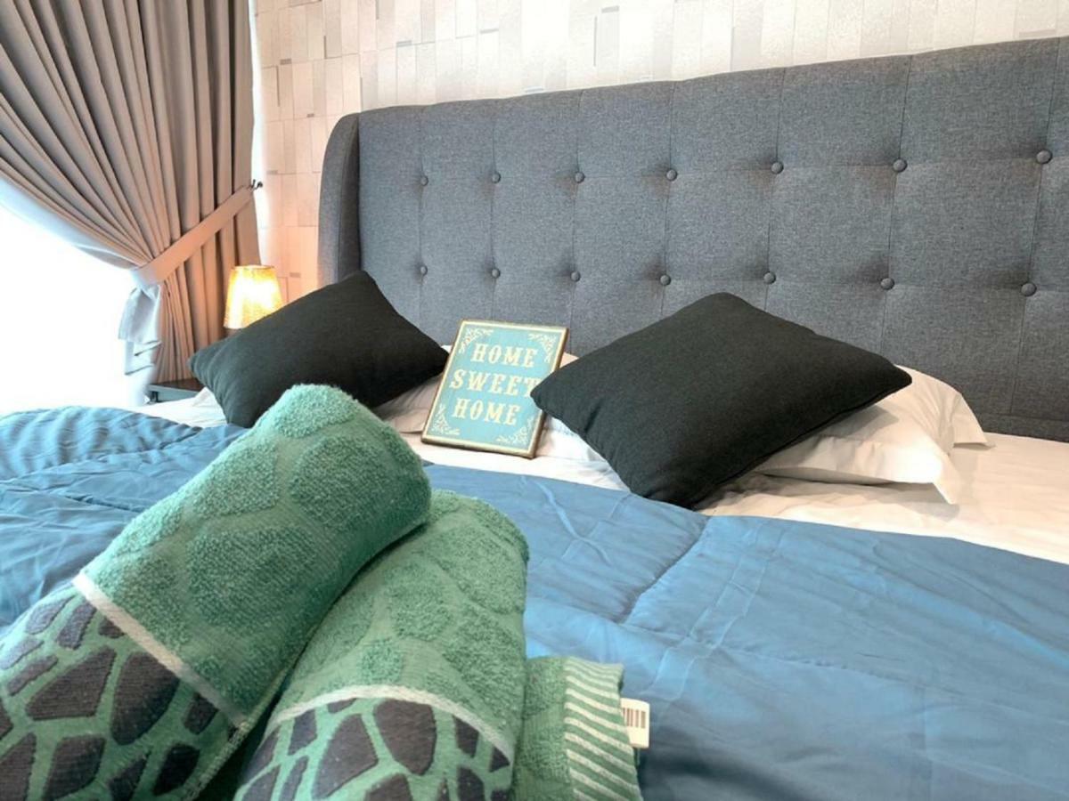 Almas Suites Puteri Harbour Nusajaya  Esterno foto