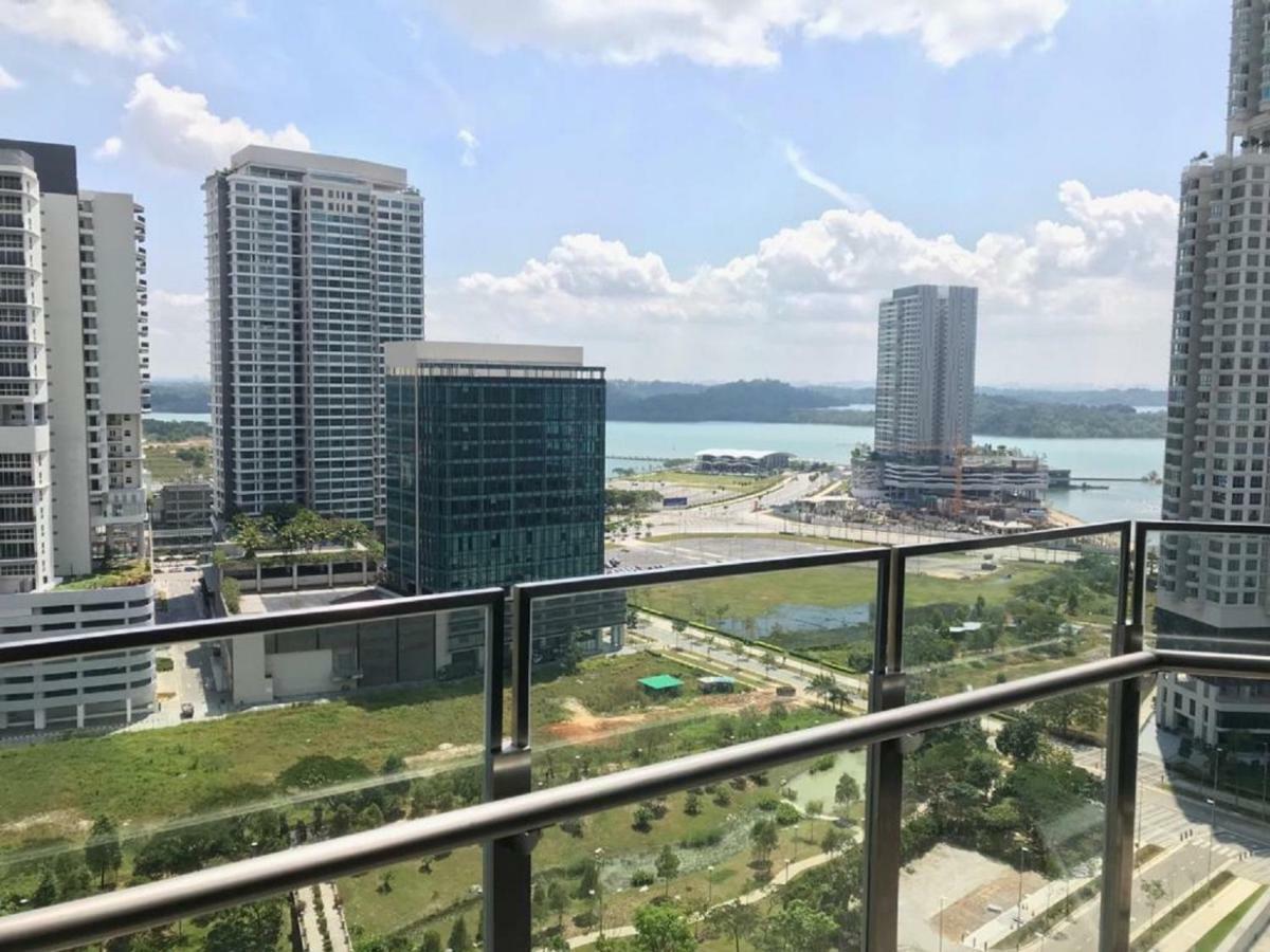 Almas Suites Puteri Harbour Nusajaya  Esterno foto