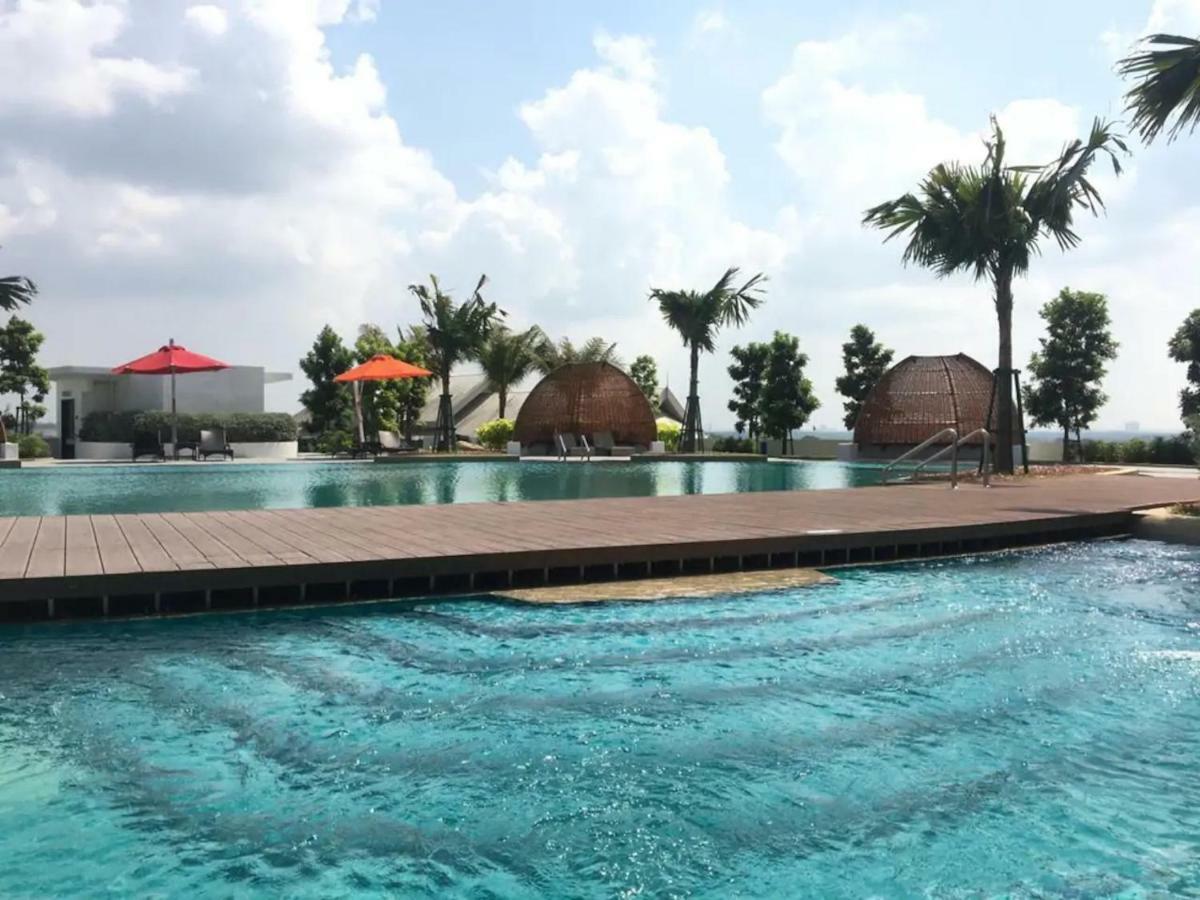 Almas Suites Puteri Harbour Nusajaya  Esterno foto